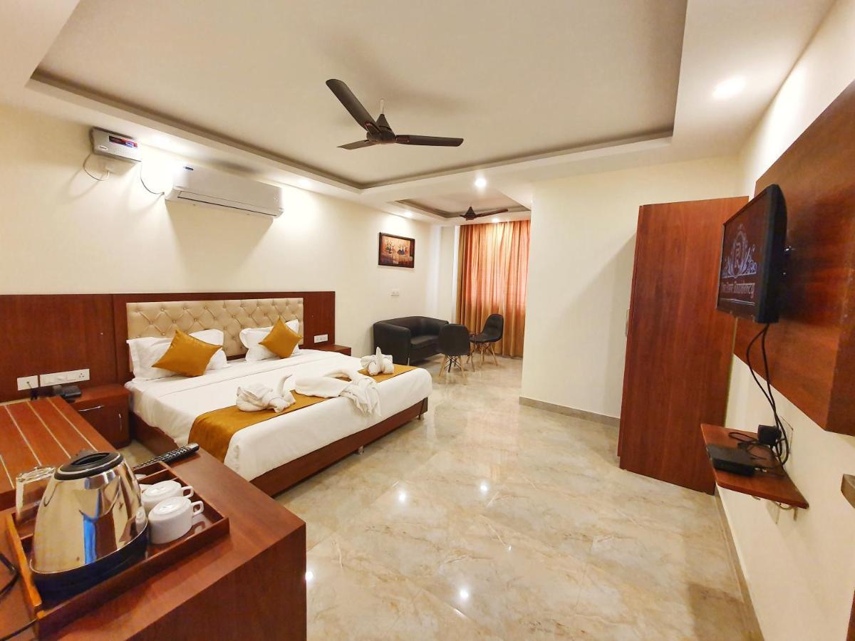 The Park Residency Hotell Dehradun Exteriör bild