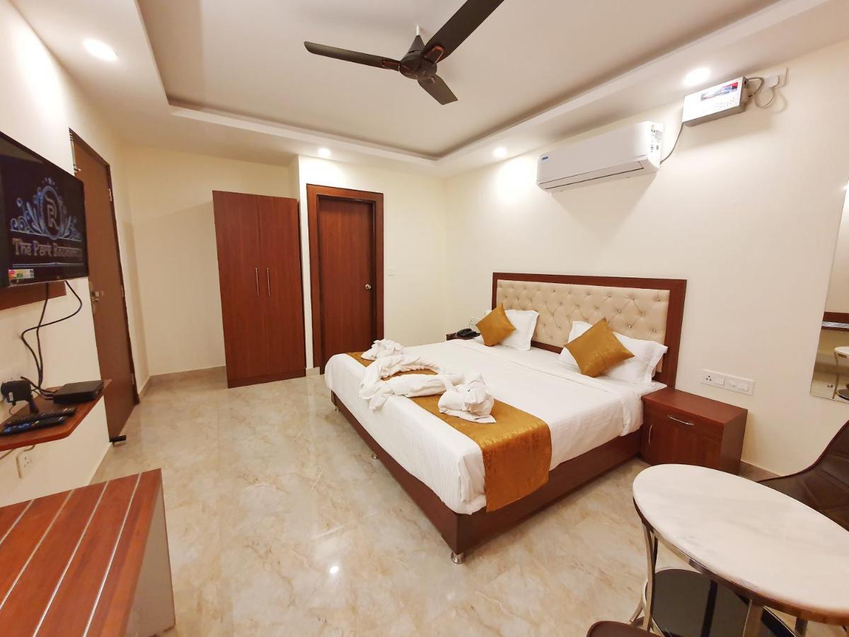 The Park Residency Hotell Dehradun Exteriör bild
