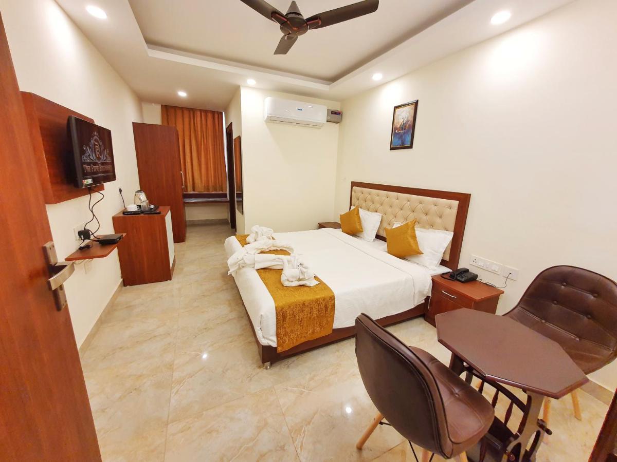 The Park Residency Hotell Dehradun Exteriör bild