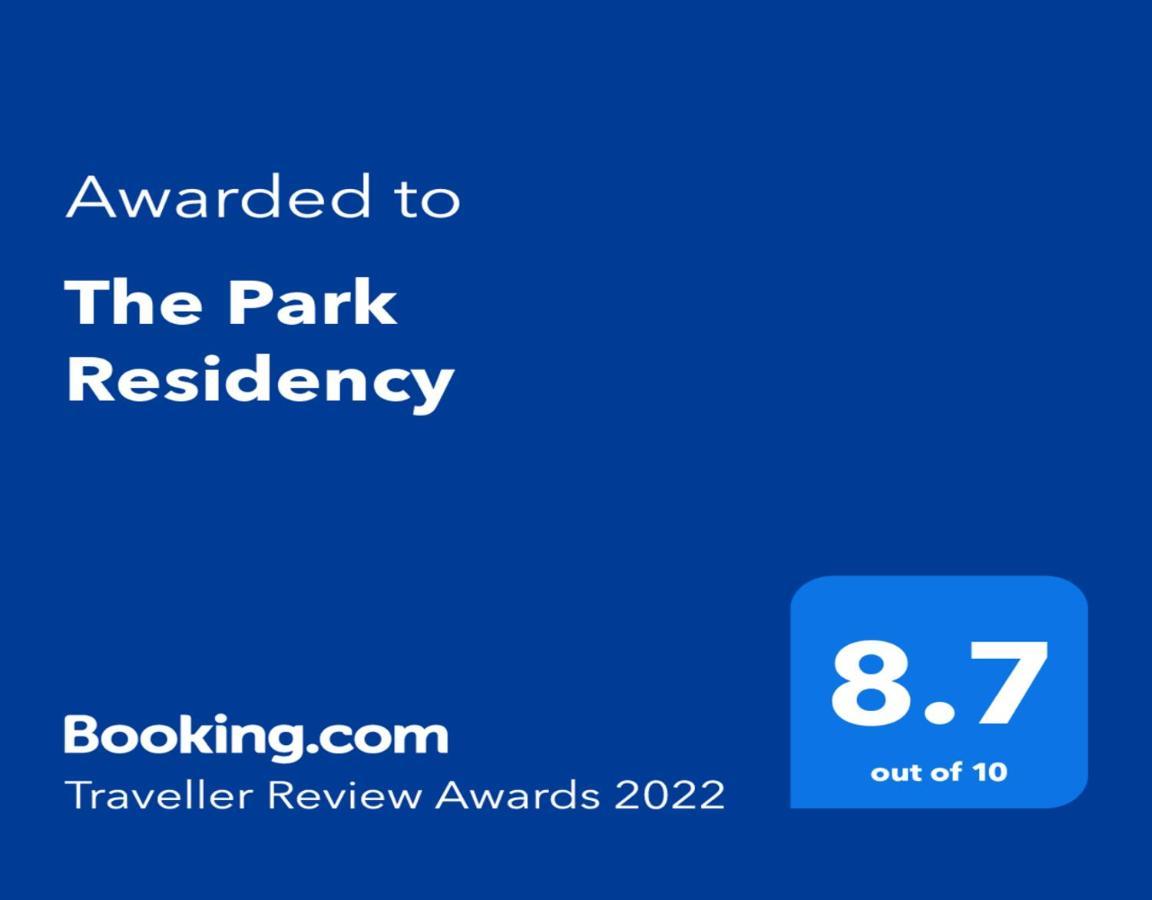 The Park Residency Hotell Dehradun Exteriör bild